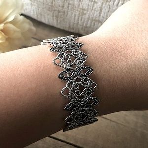 Beautiful Bracelet 🖤🤍